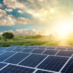 Exemplos de Energias renováveis como painéis solares